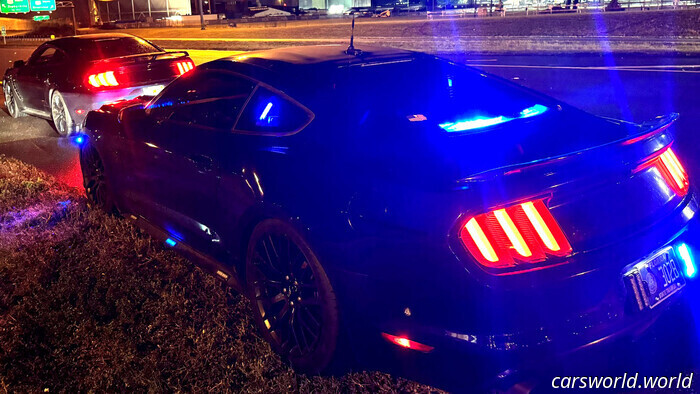 Un adolescente «supervelocista» llevó su Mustang hasta las 154 mph y luego se dio cuenta de que el policía también lo había hecho | Carscoops
